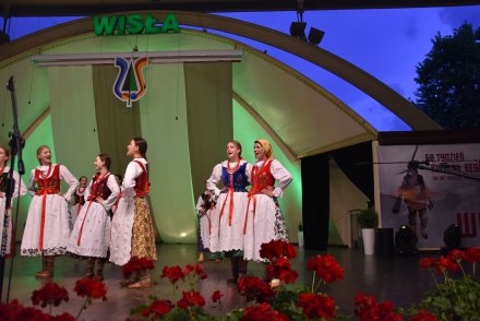 Piąty dzień Tygodnia Kultury Beskidzkiej w Wiśle - występy w wiślańskim amfiteatrze - Zespół Romanka z Sopotni Małej